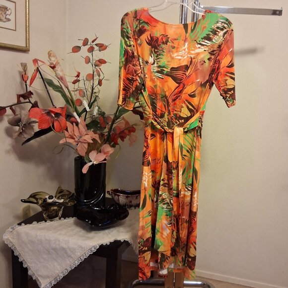 NWOT Kapalua Women’s Multi Color Printed Short Sleeve V Neck Midi Dress Size 10 - Picture 7 of 9